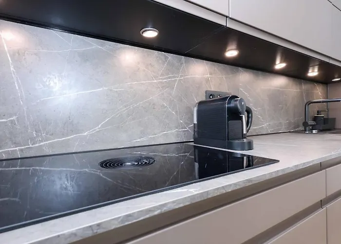 Jegeho Family Escape With Garden, Hot Tub And Free Parking * براتسيلافا