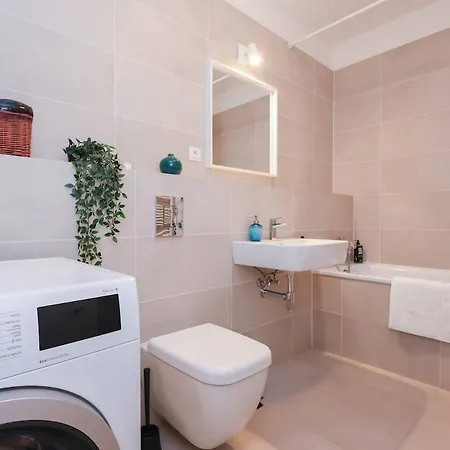 Jegeho Family Escape With Garden, Hot Tub And Free Parking Апартаменты